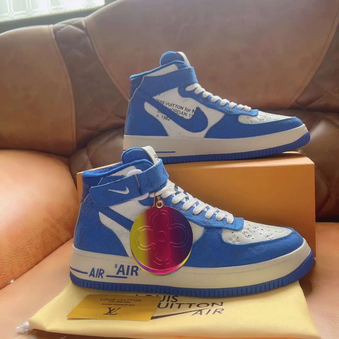 P80 Loui* Vuitto* x OFF-WHITE x Nike tripartite collaboration! Trendy and cool men's high-top casual sports shoes with unrivaled color matching. The design idea basically continues the style of THE TEN. The Swoosh line and tongue label have a very familiar visual effect and are both fashionable and trendy! A must-have for fashionistas! The effect on your feet is absolutely stunning! Size: 38-45